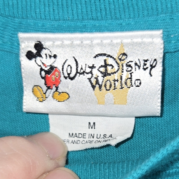 Walt Disney World Vintage Millennium Celebration 2000 Graphic T Shirt Sz M - Picture 3 of 4